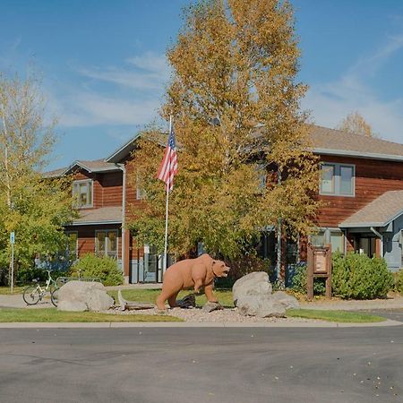 Villa Yellowstone Grizzly Rv Park And Cabins à West Yellowstone Extérieur photo