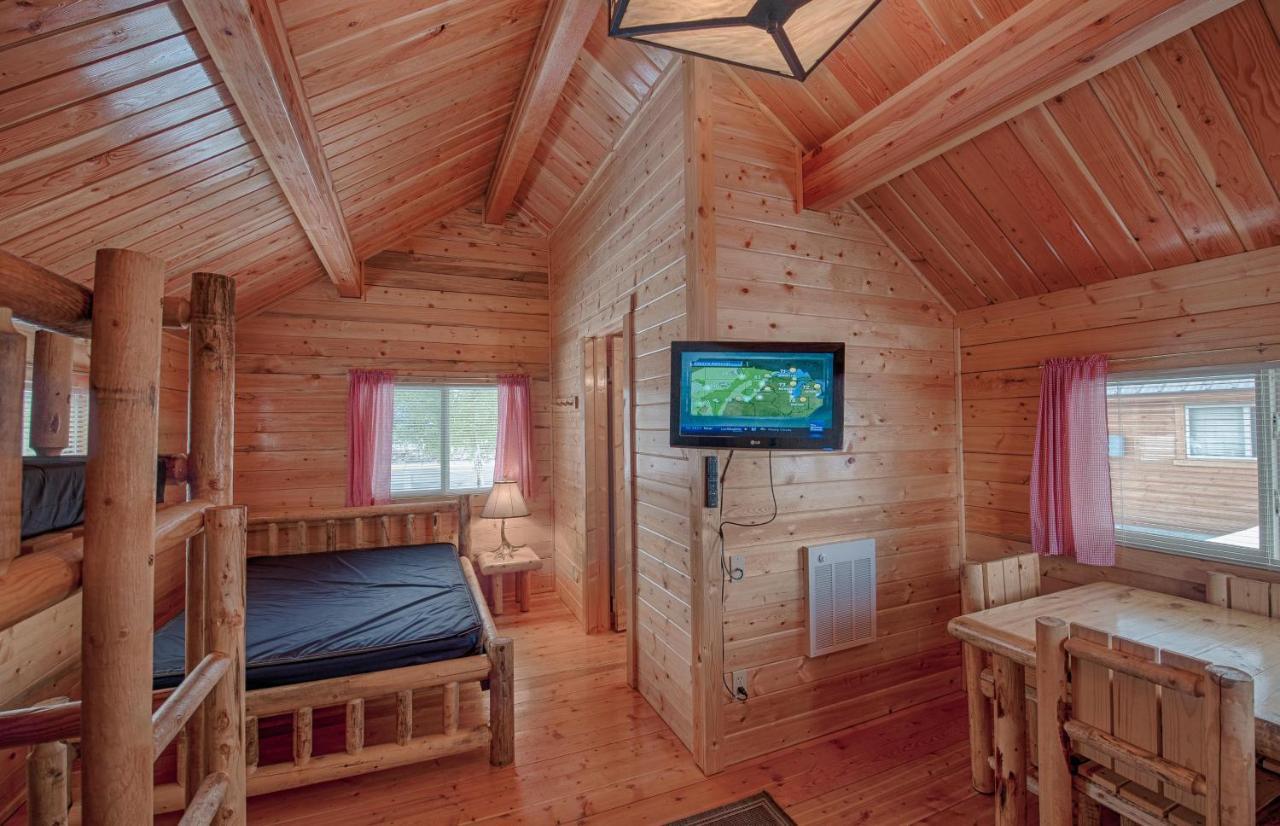 Villa Yellowstone Grizzly Rv Park And Cabins à West Yellowstone Extérieur photo