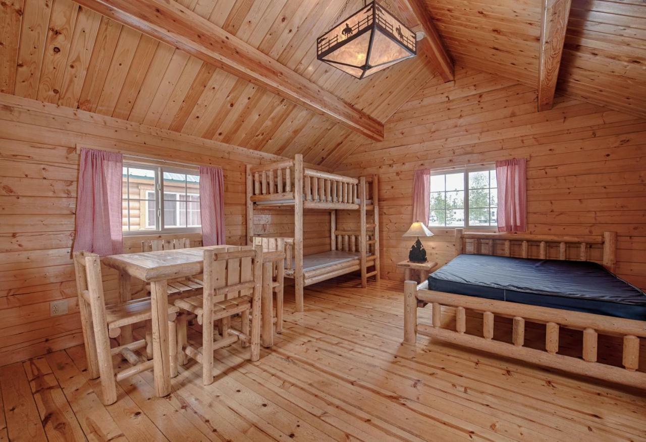 Villa Yellowstone Grizzly Rv Park And Cabins à West Yellowstone Extérieur photo