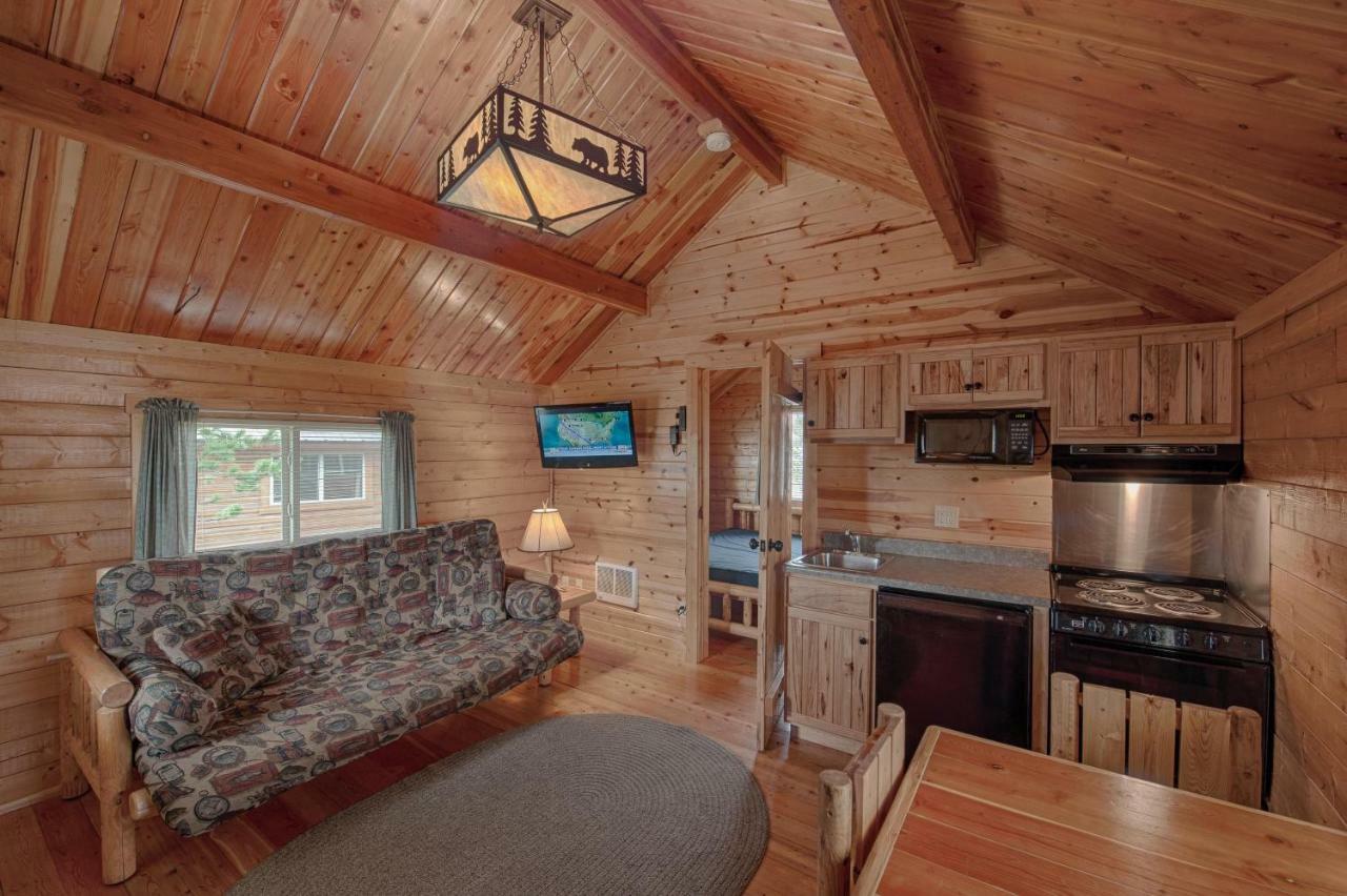 Villa Yellowstone Grizzly Rv Park And Cabins à West Yellowstone Extérieur photo