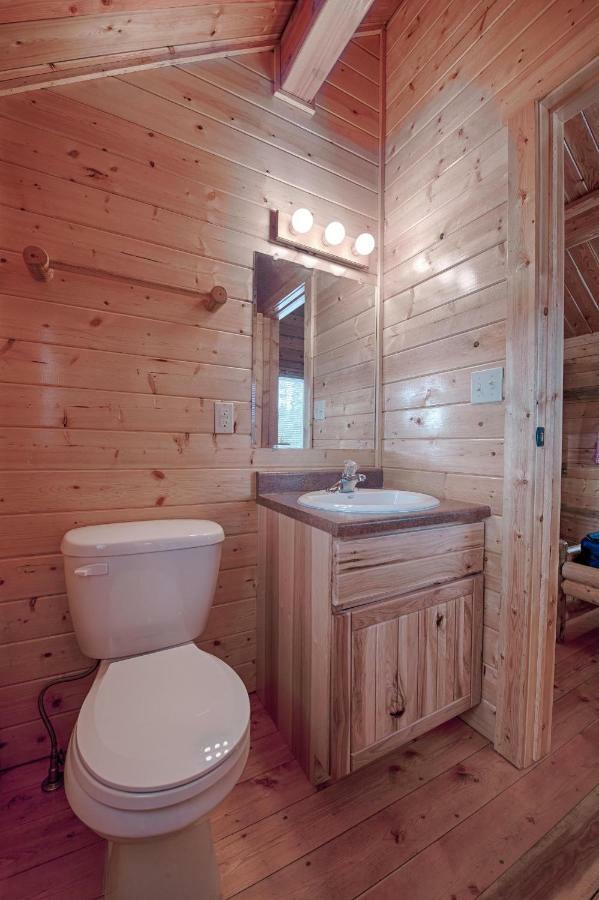 Villa Yellowstone Grizzly Rv Park And Cabins à West Yellowstone Chambre photo
